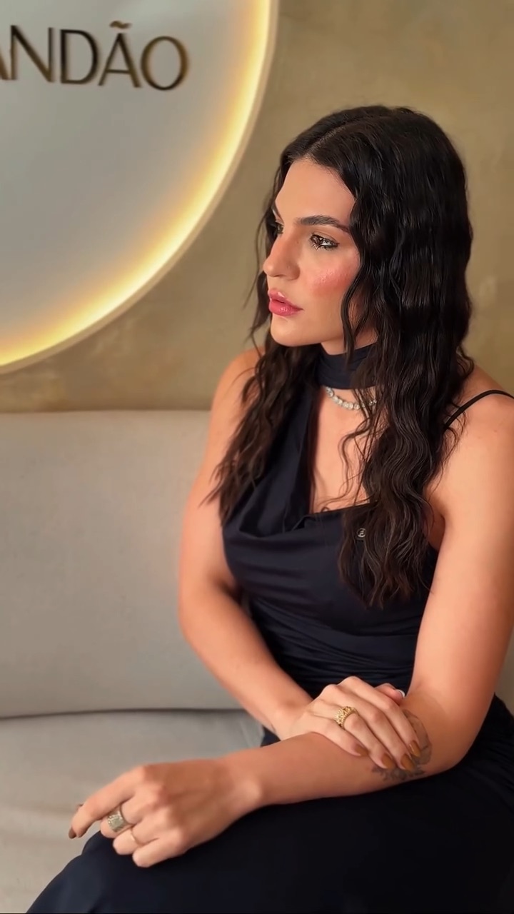 Dra. Paloma Brandão na clínica